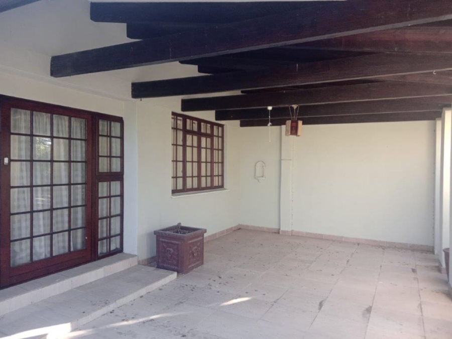 4 Bedroom Property for Sale in Paradise Beach Eastern Cape